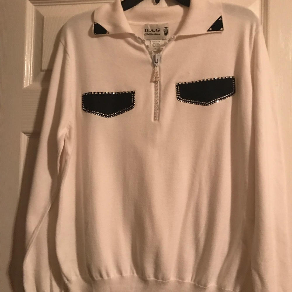 So cute D.A.G collection top